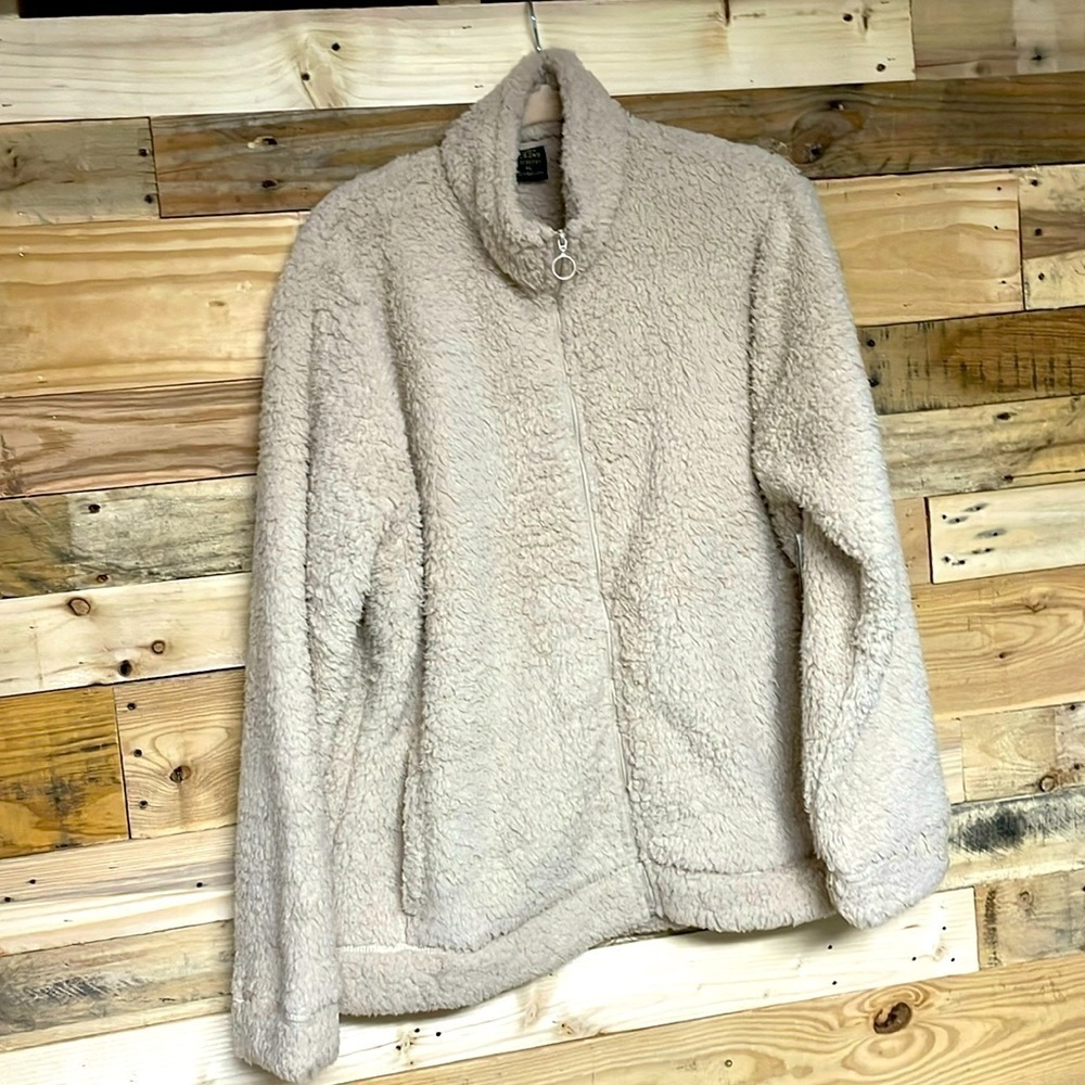 Leg3nd Discovery size XL zip up cream color teddy bear hoodie jacket